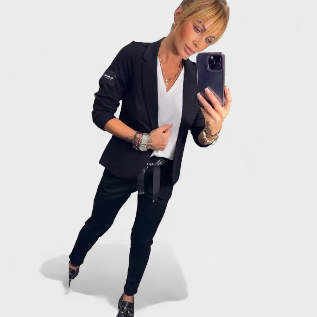 Karolina Prilagojen Set z Mehkim Blejzerjem in Hlačami