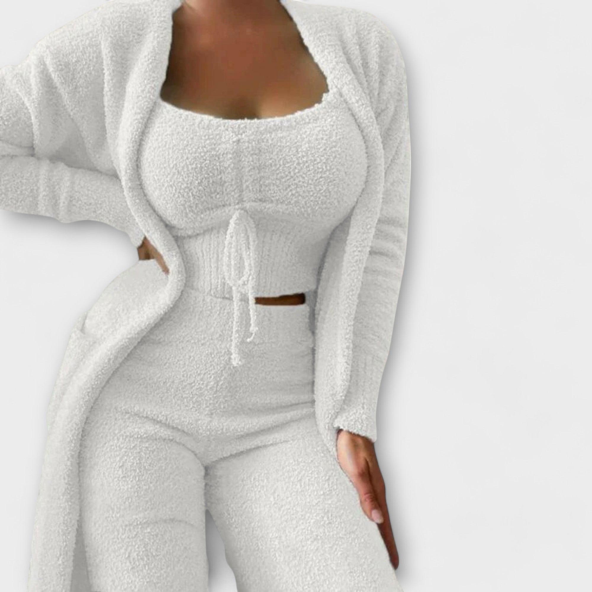 Mehki Flanelasti Pižamski Komplet Dalia s Tridelno Obliko za Maksimalno Udobje